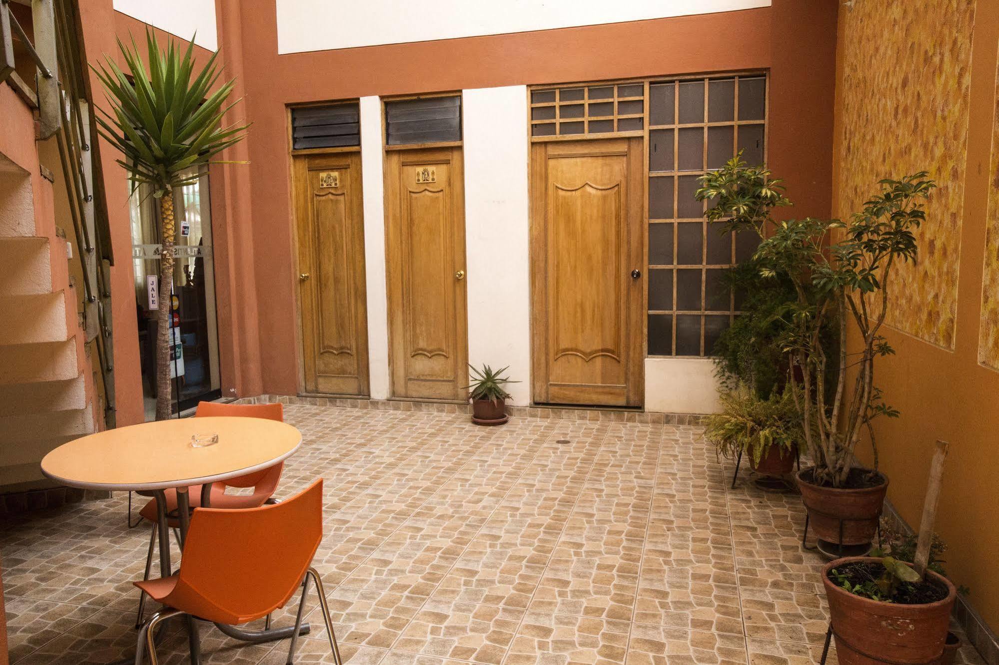 Hostal Atlantis Cuzco Buitenkant foto